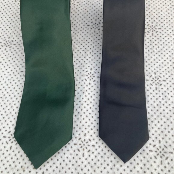Set of 2 Men Slim Necktie Fashion Solid Ties Black and Dark Green - Picture 1 of 9
